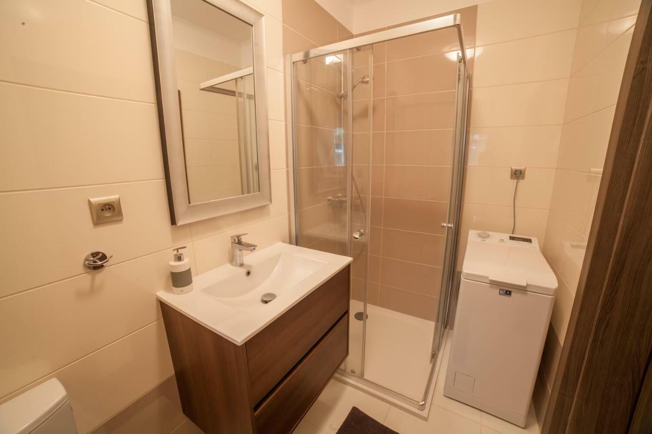 Spacious Apartment In City Center Bratislava Exterior photo
